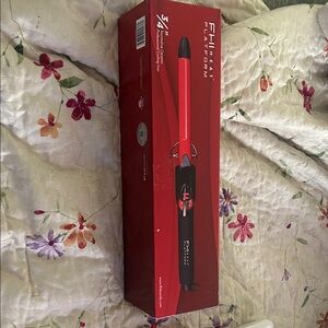 FHI Heat Platform Red Curling Iron-brand new inbox never used